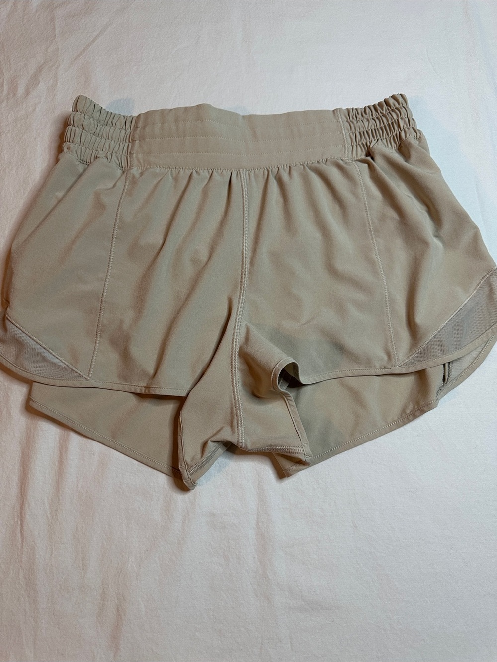 Lululemon Hotty Hot High-Rise Short 2.5" Size 8